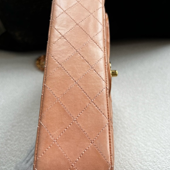Chanel Peach Beige Lambskin Medium Classic Double Flap 24k gold HW - Picture 5 of 16